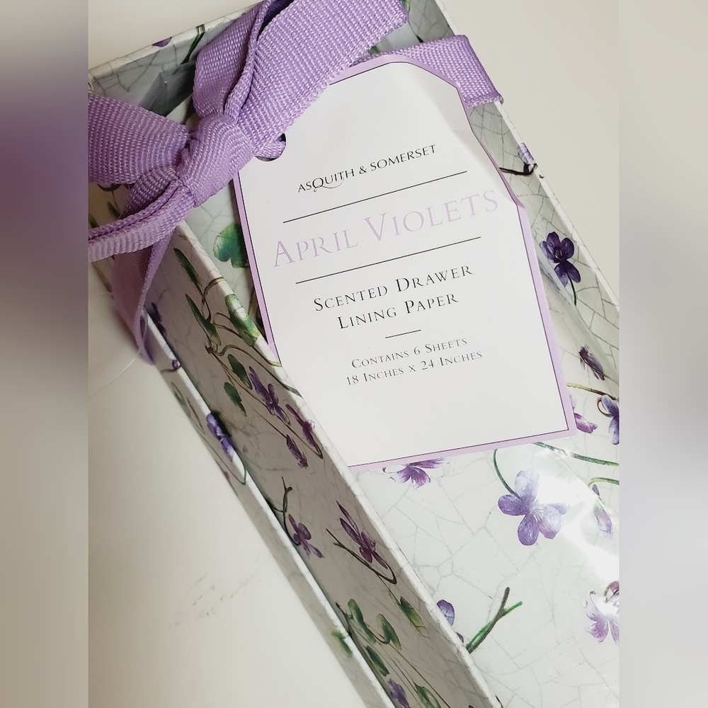 Asquith & Somerset  April Violets Scented Drawer Linning Paper (6) - Picture 2 of 5